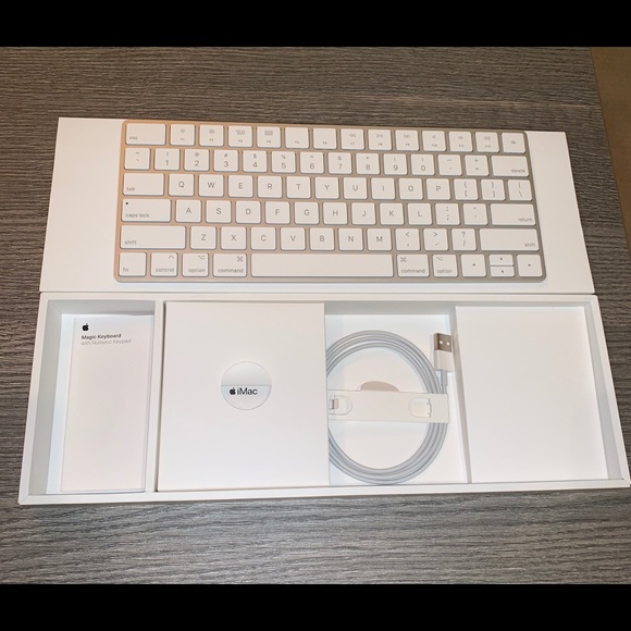 Apple Keyboard - Picture 2 of 4